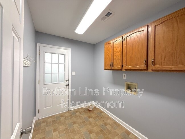 Building Photo - 13446 Cassington Ct