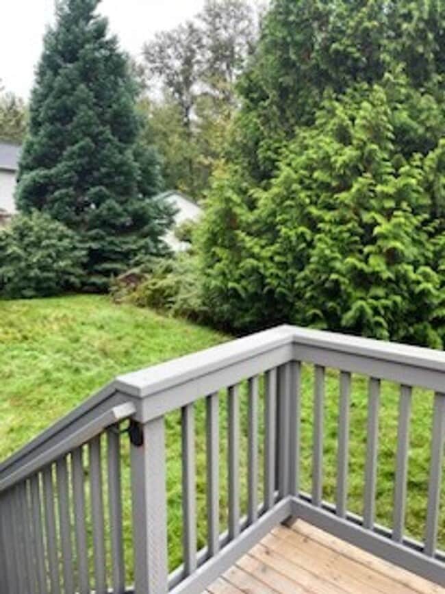 Building Photo - Lovely 3 Bedroom Recently Renovated!