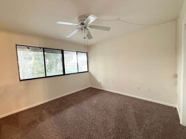 Building Photo - 775 N Village Dr