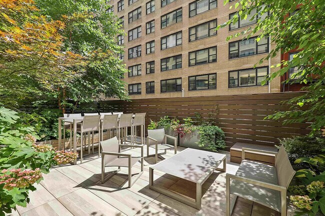 Building Photo - 330 W 58th St
