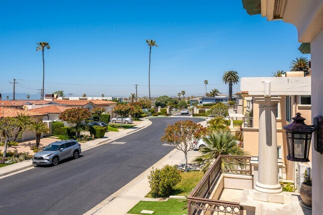 Building Photo - 408 Pso Miramar