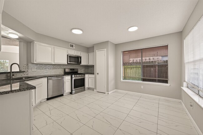 Building Photo - 7622 Poitiers Dr