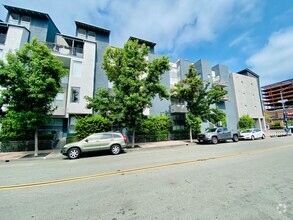 Building Photo - Vibrant Downtown Living in the Heart of th...