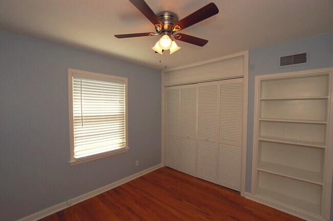 Building Photo - PRE-LEASING for July! Great 3 Bedroom 2 Bathroom Home Near Texas Tech
