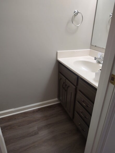 Building Photo - 210 W 17th St