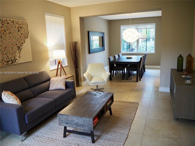 Building Photo - 1535 Sandpiper Cir