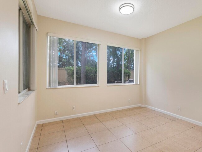 Building Photo - Coventry Townhomes