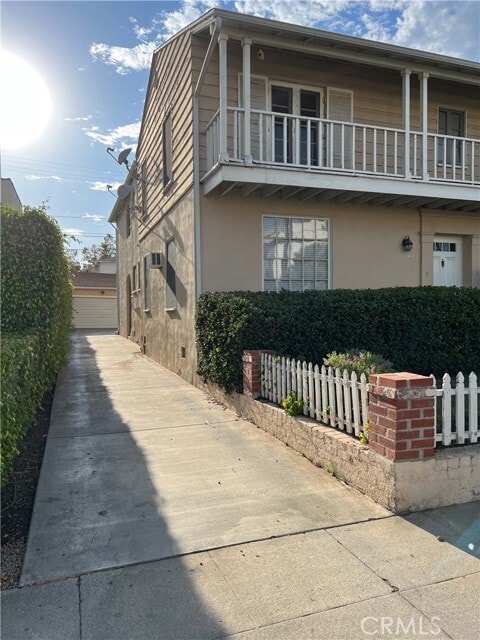 Building Photo - 425 S Palm Dr