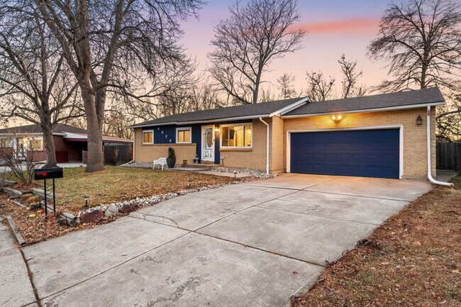 Building Photo - 6029 Iris Way