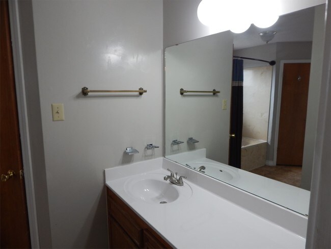 Building Photo - 4503 River Oaks Dr