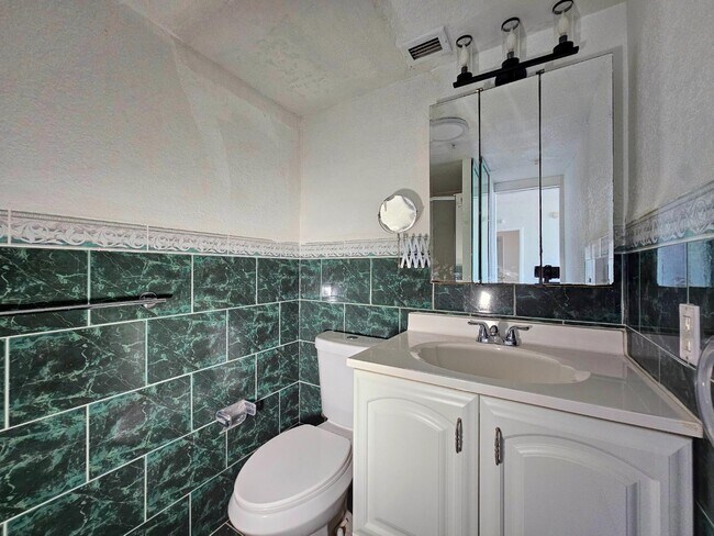Building Photo - 2829 Indian Creek Dr