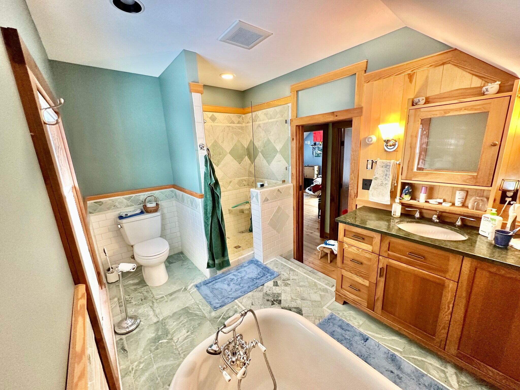 Building Photo - 475 Black Bear Holw