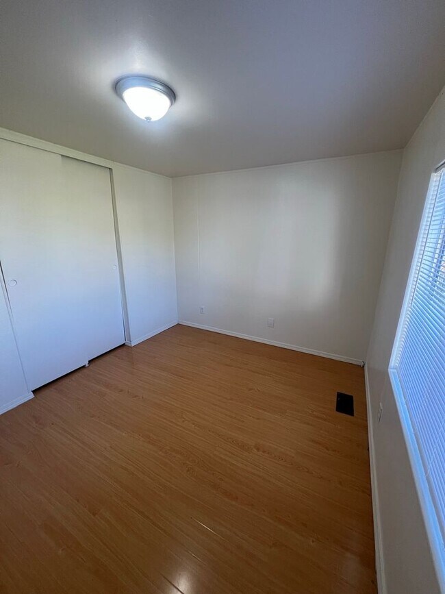 Building Photo - Spacious 4-Bed, 2-Bath Home in Whittier