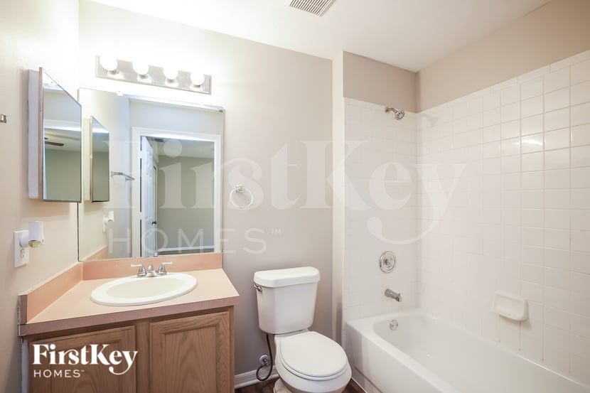 Building Photo - 415 Calhoun St