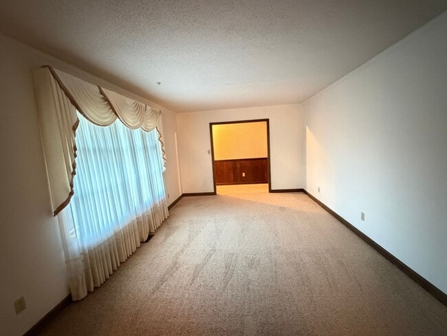 Building Photo - Liberty / Alamance County