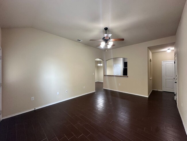 Building Photo - Townhome for rent