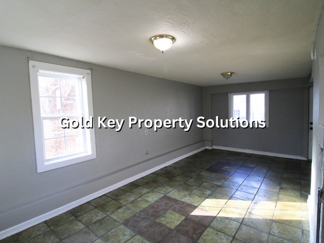 Building Photo - 2 BR 1 BA House Off Scatterfield (NO SECTION 8)