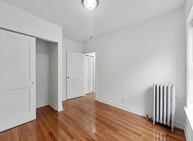 Building Photo - 4505 N Kimball Ave
