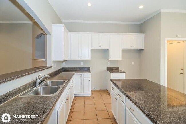 Building Photo - 2403 Lake Garden Dr, Memphis, TN 38134