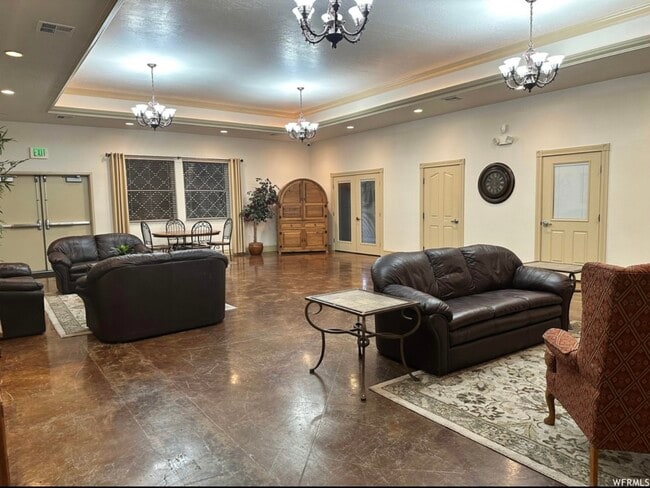 Building Photo - 345 Meadow Brook Ln