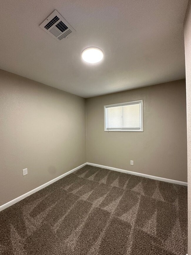 Building Photo - Modern Updates Meet Comfort in This Move-In Ready 3BR Home. Available for Rent or Rent To Own!