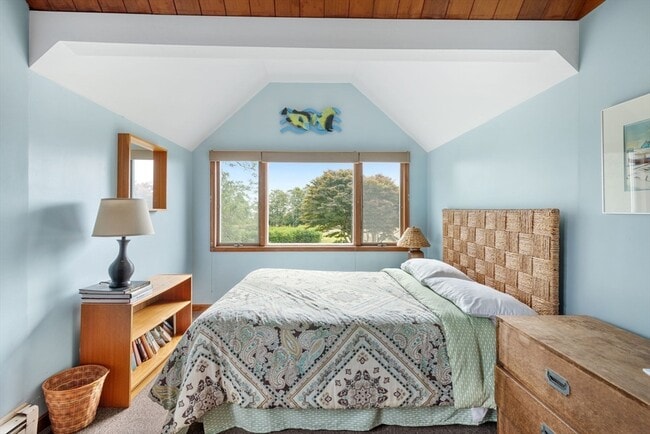 Building Photo - 540 River Rd