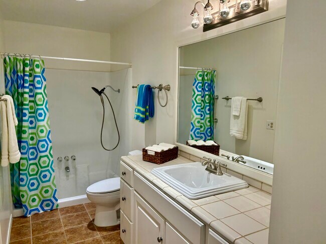 Building Photo - 1900 S Palm Canyon Dr