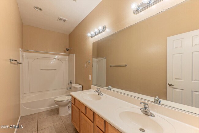 Building Photo - 11605 W La Reata Ave