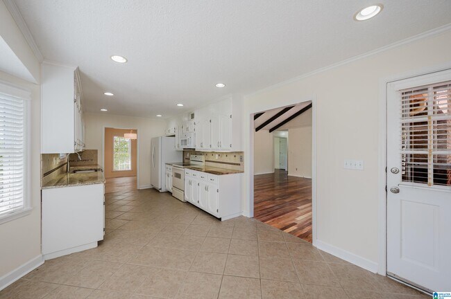 Building Photo - 1828 Jacobs Ln