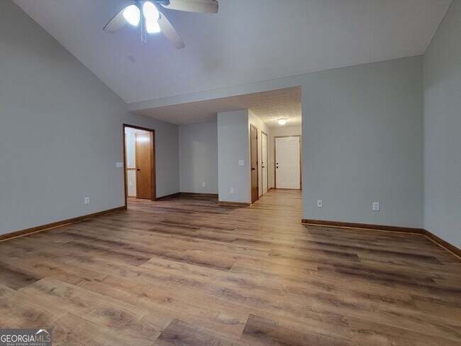 Building Photo - 522 Carl-Cedar Hill Rd