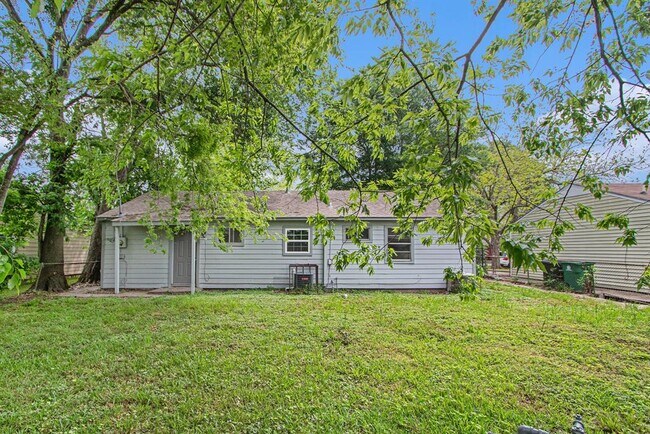 Building Photo - 9414 Rosehaven Dr