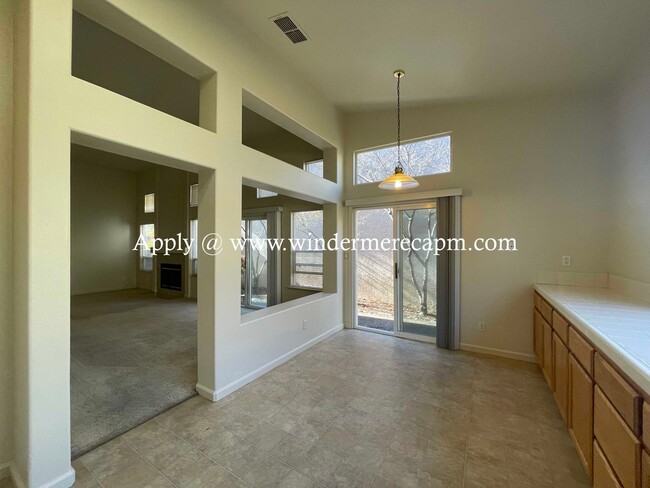 Building Photo - Spacious and Airy Rocklin Home!