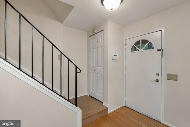 Building Photo - 1327 Alderton Ln