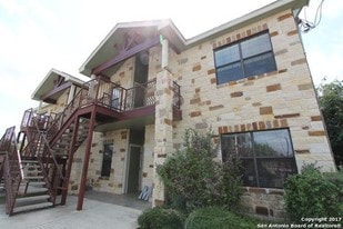 Building Photo - 910 Pine St