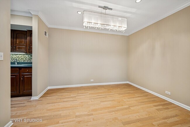 Building Photo - 563 Shorely Dr