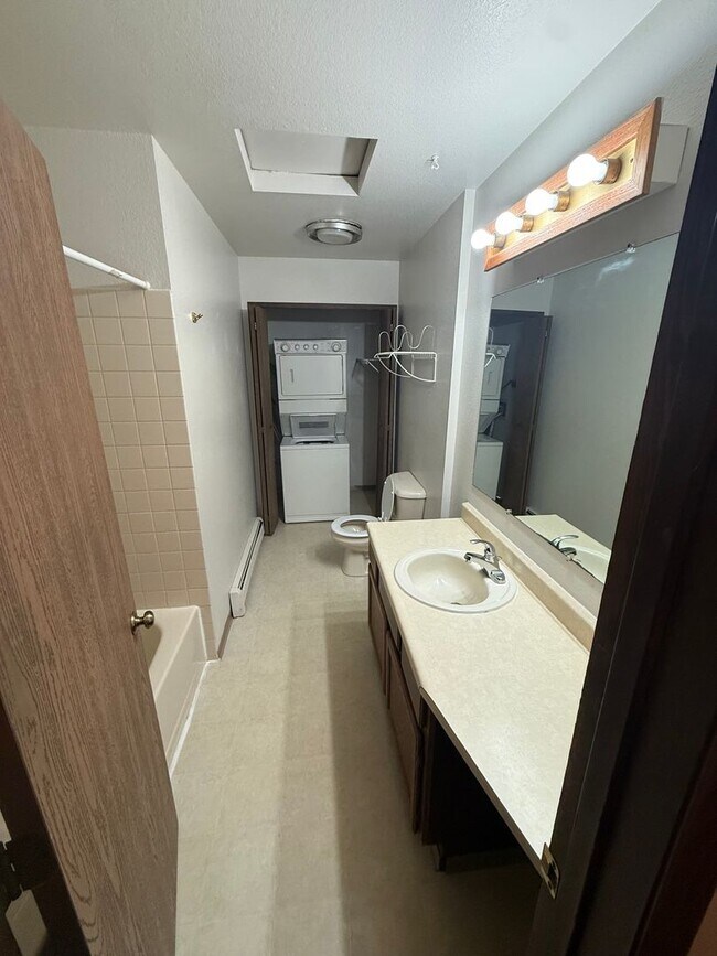 Building Photo - 7301 Woburn-2