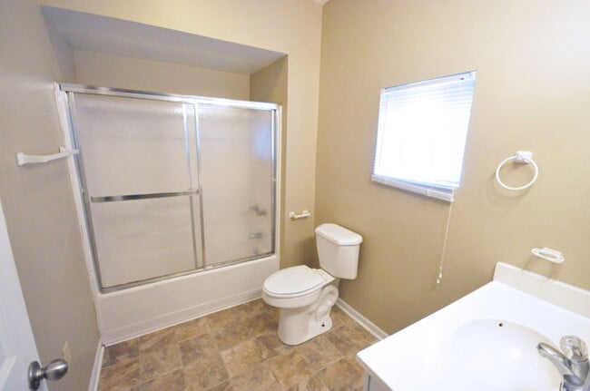 Building Photo - 61 McMillen Ave