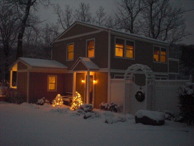 Building Photo - 2 Clifton Ave