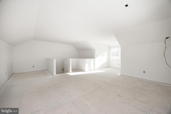 Building Photo - 453 E Franklin St