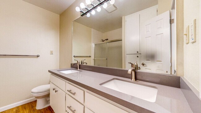 Building Photo - 1145 Edwards St