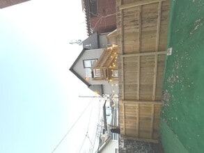 Building Photo - 2115 W Barry Ave