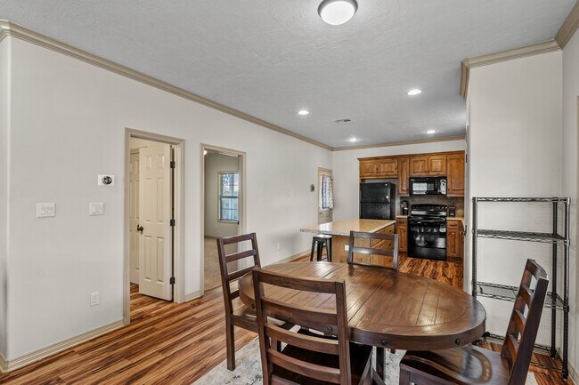 Building Photo - 403 Holleman Dr