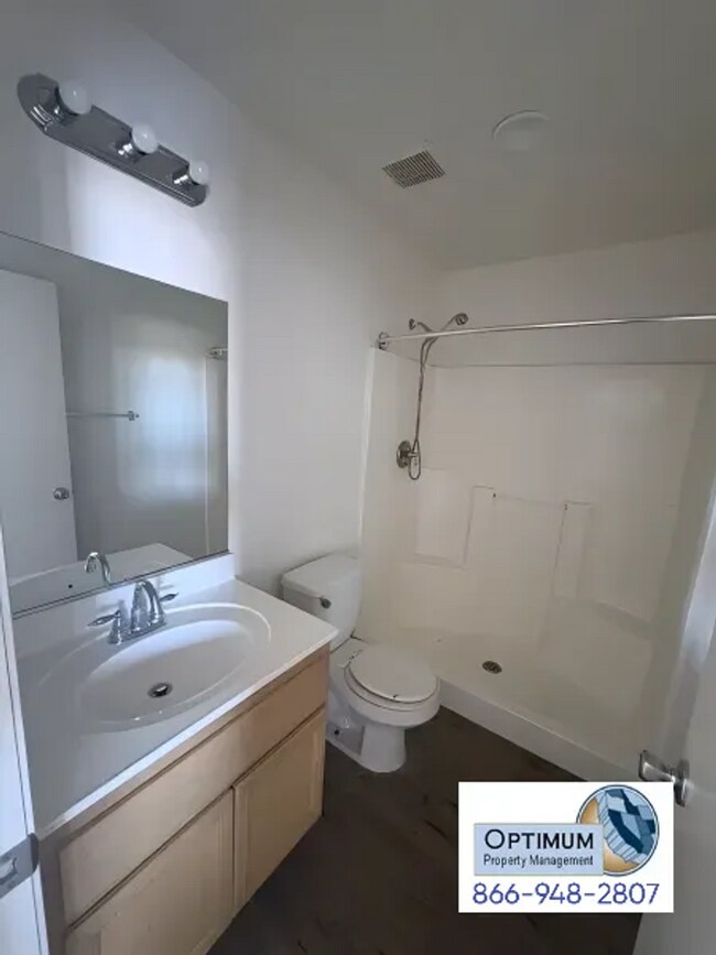 Building Photo - Beautiful 4 Bedroom, 3 Bathroom Two-Story Home with Loft & Spacious Backyard