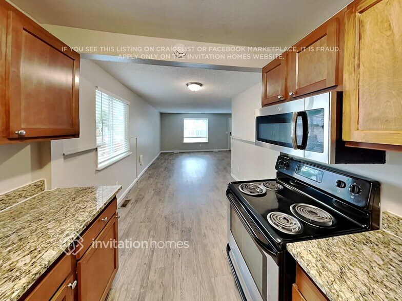 Building Photo - 17525 E Union Dr