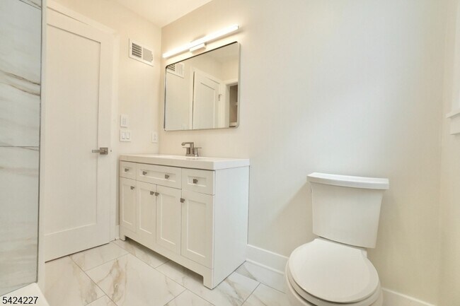 Building Photo - 25 Sanford Ave