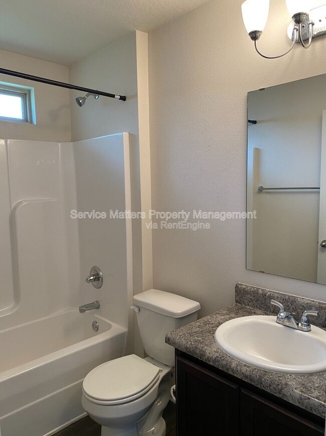 Building Photo - 5652 Peach Dr