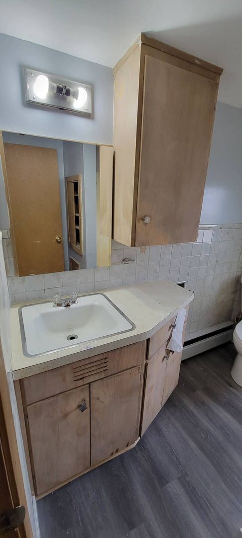 Building Photo - 307 Lake St