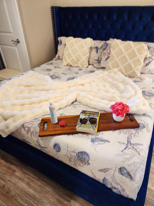 Building Photo - 11832 Front Beach Rd