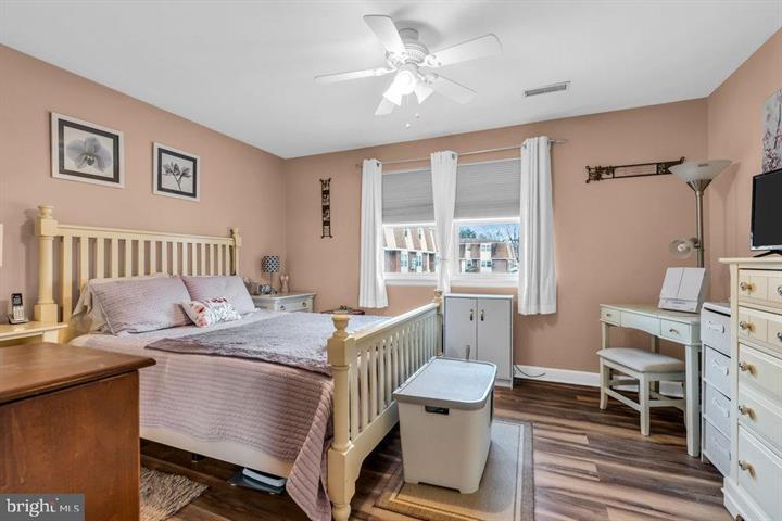 Building Photo - 27 Florence Tollgate Pl