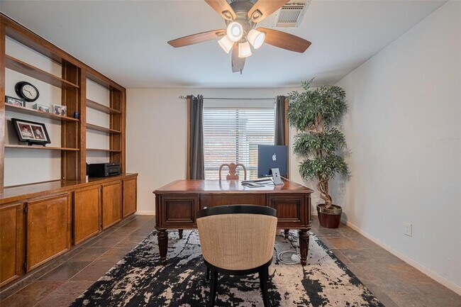 Building Photo - 12231 Carriage Hill Dr